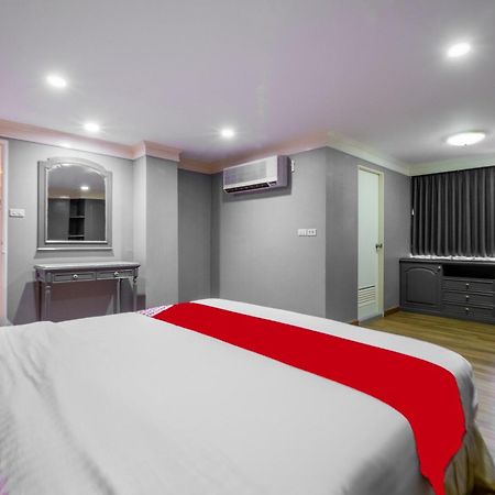 Oyo 1042 Boon'S Residence Bangkok Exterior photo