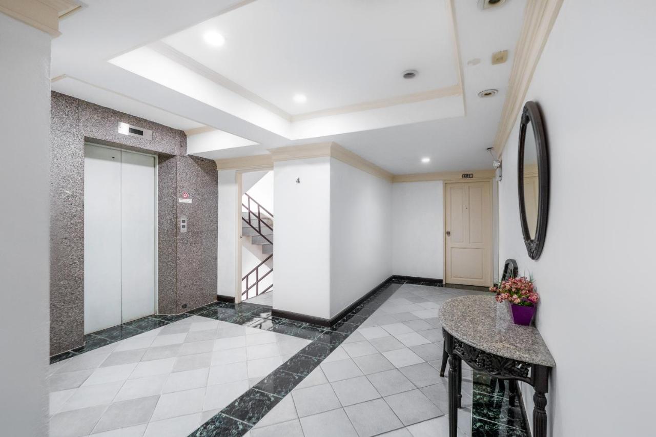 Oyo 1042 Boon'S Residence Bangkok Exterior photo
